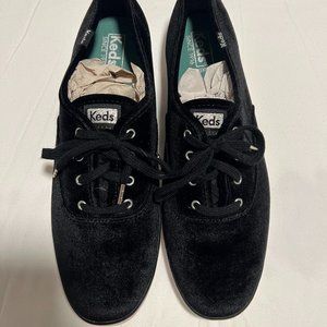 Brand New Keds Black Velvet Sneakers Size 11